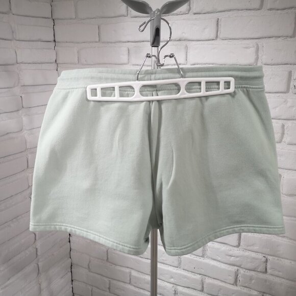 Eddie Bauer Ladies Size Medium Light Green Fleece Lined Loose Fit Shorts - Picture 2 of 9